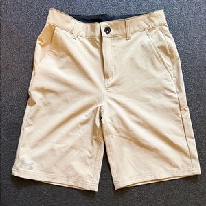 Under Armour Boys Beige Athletic Shorts Size: 10